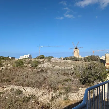 Your Sunny Escape, Two Bedroom * Qala