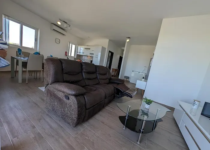 Lejlighed Your Sunny Escape, Two Bedroom Qala