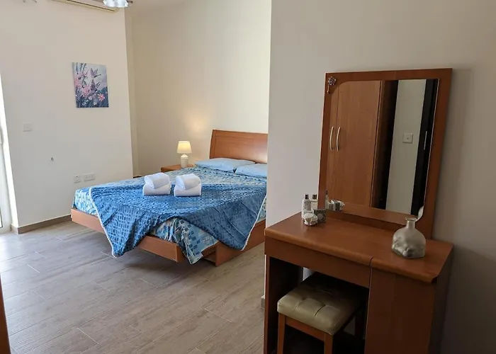 Your Sunny Escape, Two Bedroom Lejlighed Qala