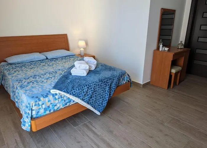 Lejlighed Your Sunny Escape, Two Bedroom Qala