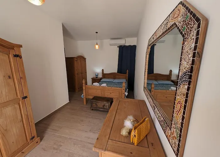 Your Sunny Escape, Two Bedroom Lejlighed Qala